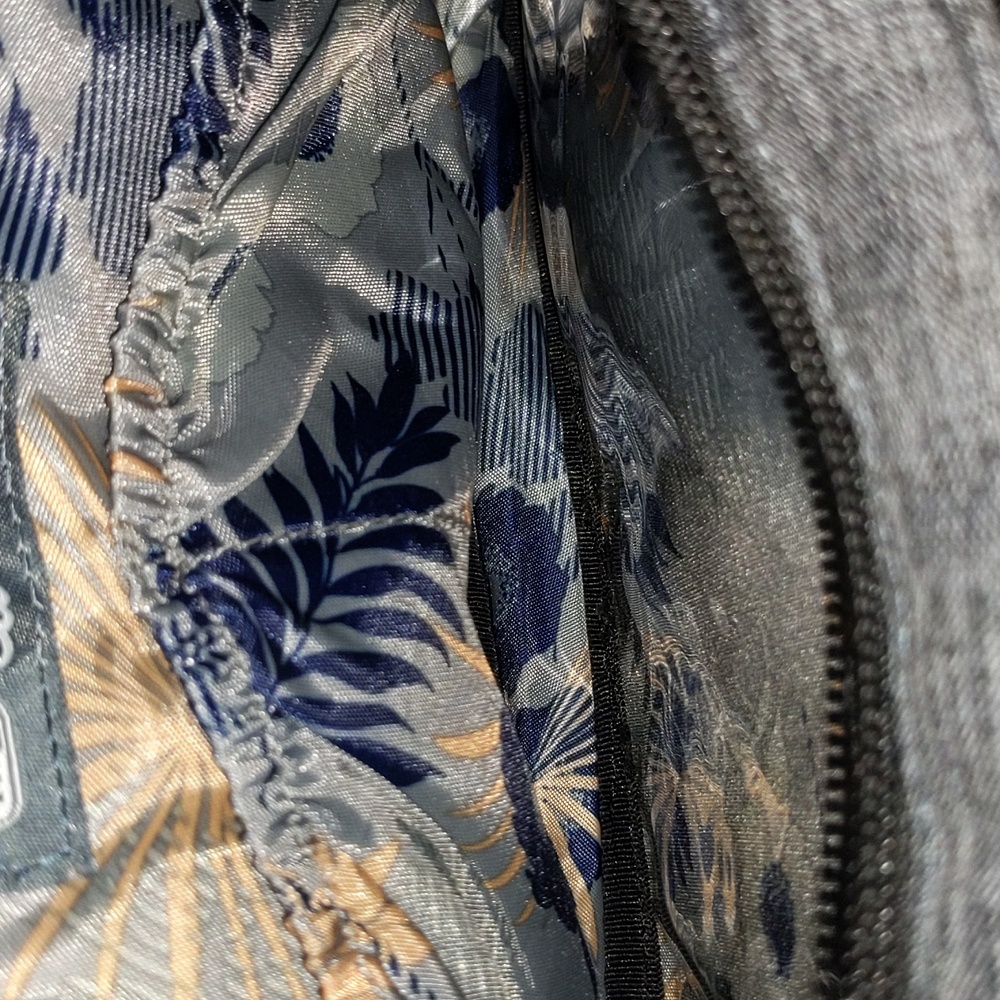 lug Carousel gray crossbody bag with quilted pattern - Picture 4 of 5